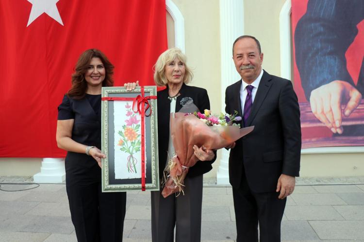 MİLLETİMİZİ SANAT, KÜLTÜR VE SPORDA İLERİYE TAŞIMALIYIZ