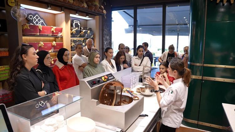 İSTANBULLULAR AKM’YE AKIN ETTİ