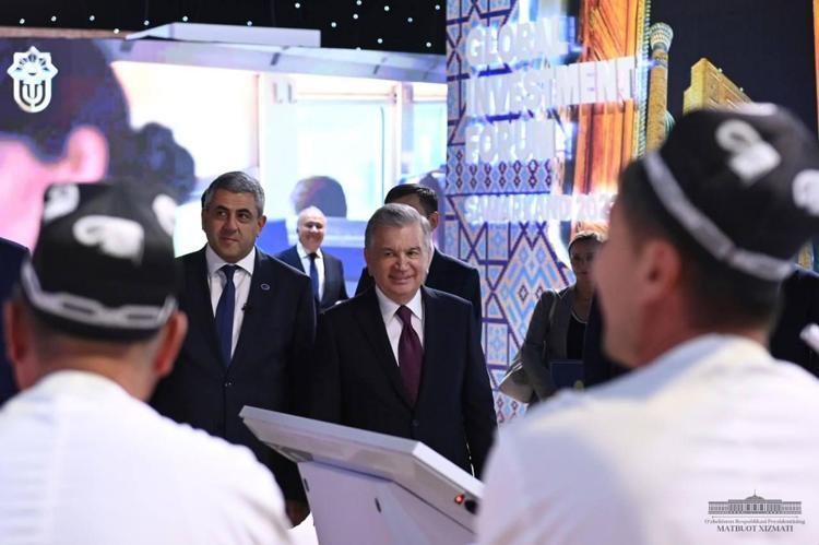 CUMHURBAŞKANI MİRZİYOYEV VE POLOLİKASHVİLİ FUAR ALANINI GEZDİ