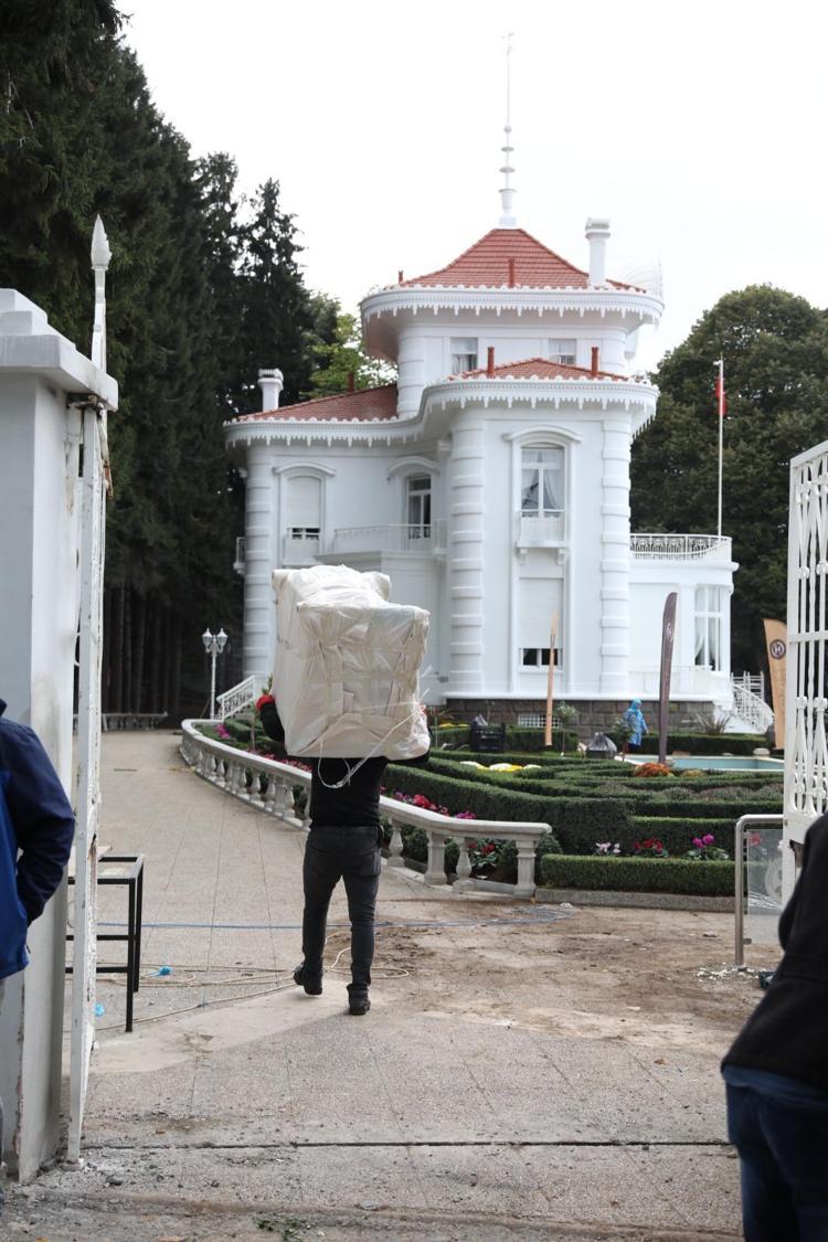 ‘BAZI EŞYALARDA BAZI FİGÜRLER DE ORTAYA ÇIKTI’