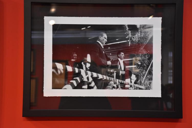 KURTULUŞUN GÖRSEL BÜTÜNLÜĞÜ