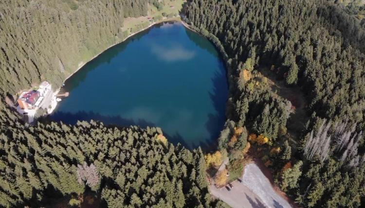 ‘DOĞA İLE İÇ İÇE, BAŞ BAŞA KALIYORUZ, HER MEVSİM YEŞİL’