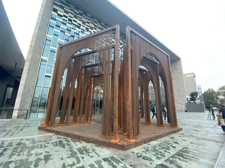 “İNSANİ KAVRAMLARA DEĞİNİYOR