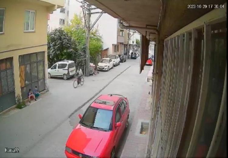 GÖZÜNÜN KAYMASI VE TİŞÖRTÜ ELE VERDİ