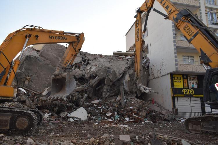 ‘DAHA KREDİLERİNİ ÖDÜYORDUM, TAPUSUNU ALMAMIŞTIM’