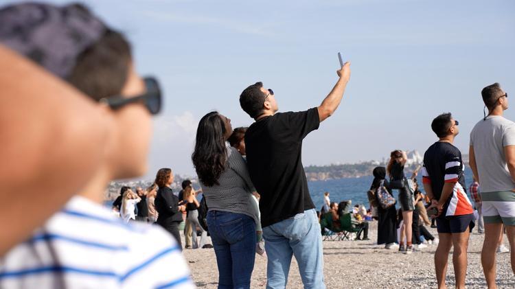 GÖKYÜZÜNE KALP ÇİZDİLER