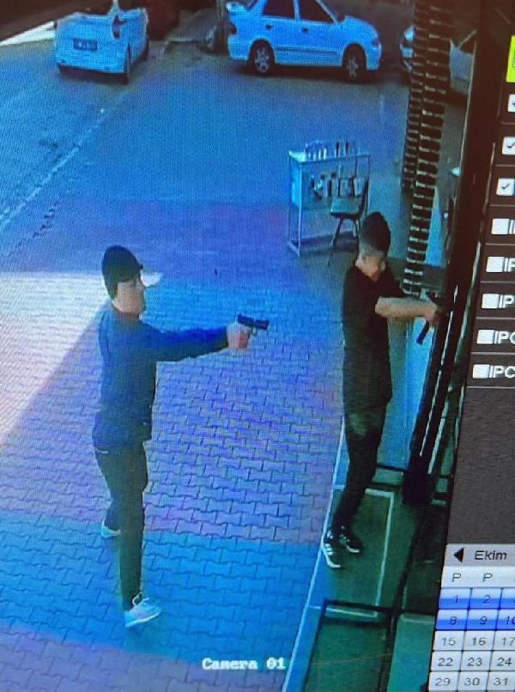 SİLİKON MASKE TAKIP SİLAHLI SALDIRI DÜZENLEMİŞLER