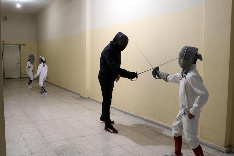 ESKRİM SPORU İÇİN SALON İSTİYORUZ