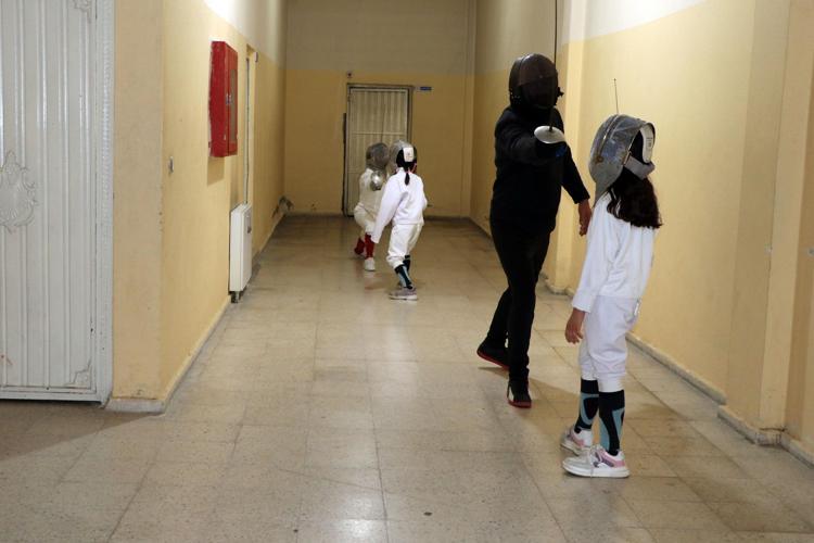 ÇOCUKLARIMLA AYNI SPORU YAPMAK MUTLU EDİYOR