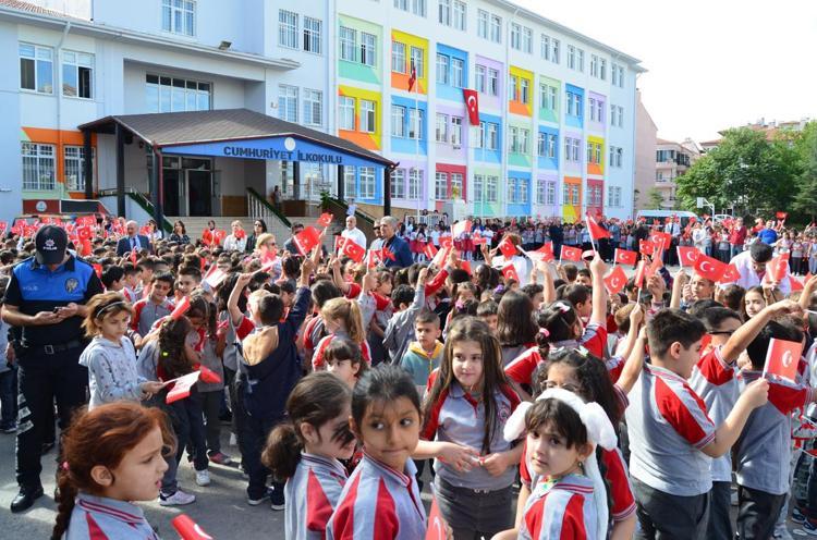 ANNEMİN ÖĞRETMENLİK YAPTIĞI OKULDAN BEN VE KIZIM DA ÖĞRETMEN ÇIKTIK