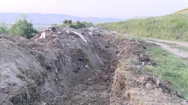 ANNESİNİN CESEDİNİ GÖREN KIZ ÇOCUĞUNU DA ACIMADAN ÖLDÜRMÜŞLER