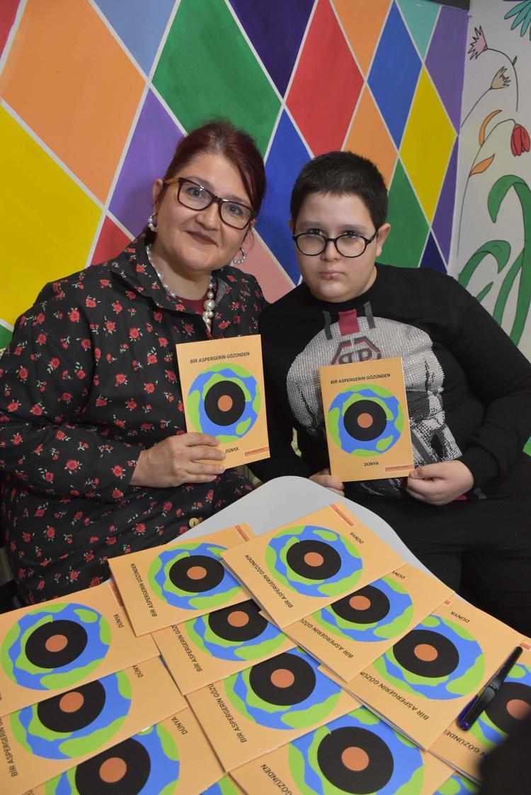 BAZI İNSANLAR, BENİ VE BENİM GİBİLERİ HOR GÖRÜYOR