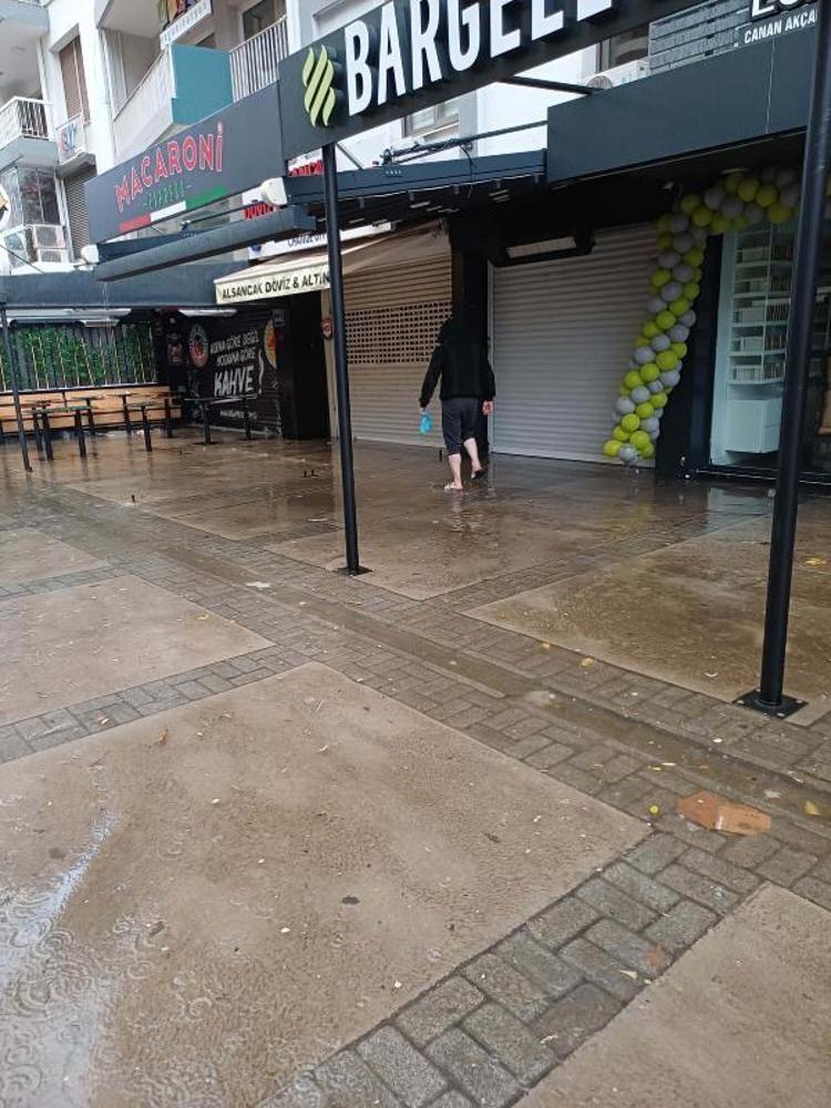 ÖĞLEDEN SONRA DA YAĞIŞ VE RÜZGAR DEVAM EDECEK