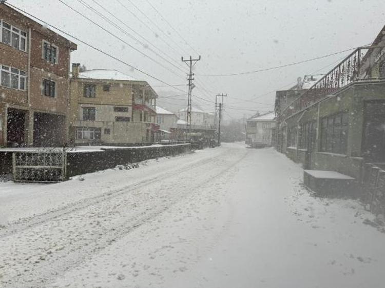 MEVSİMİN İLK KAR YAĞIŞI