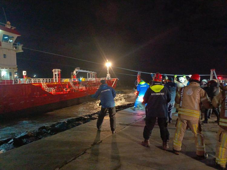 VALİLİKTEN TANKERLE İLGİLİ AÇIKLAMA