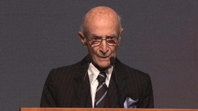 SEKİZİNCİ DEFA VERECEĞİMİZ BU MADALYANIN SAHİBİ BU SENE YİNE BAŞARILI BİR KADIN ARAŞTIRMACIMIZ