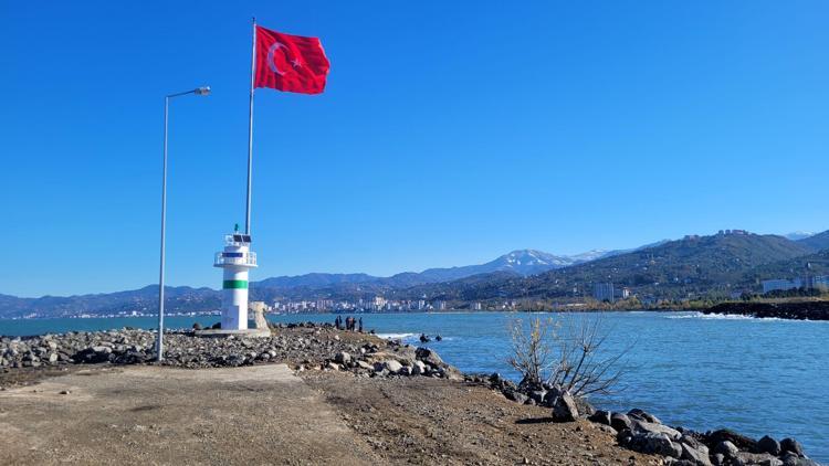 KURTARMAK İÇİN DENİZE ATLAMIŞ