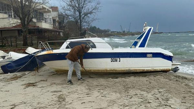 SÜRÜKLENEN TEKNELER ÇEKİLİYOR