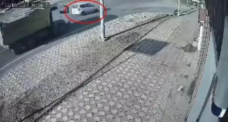 KAZADA ÖLEN KARDEŞLERİNİN MEVLİDİNDEN DÖNÜYORLARMIŞ