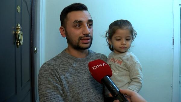 ÇOCUKLARIN KAFASINA KESERLE SALDIRDI