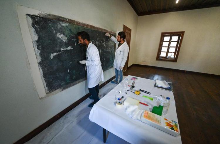 ‘TAHTA ÖNÜNDE FOTOĞRAF ÇEKTİRİP, ANILARINA EKLEYEBİLİRLER’