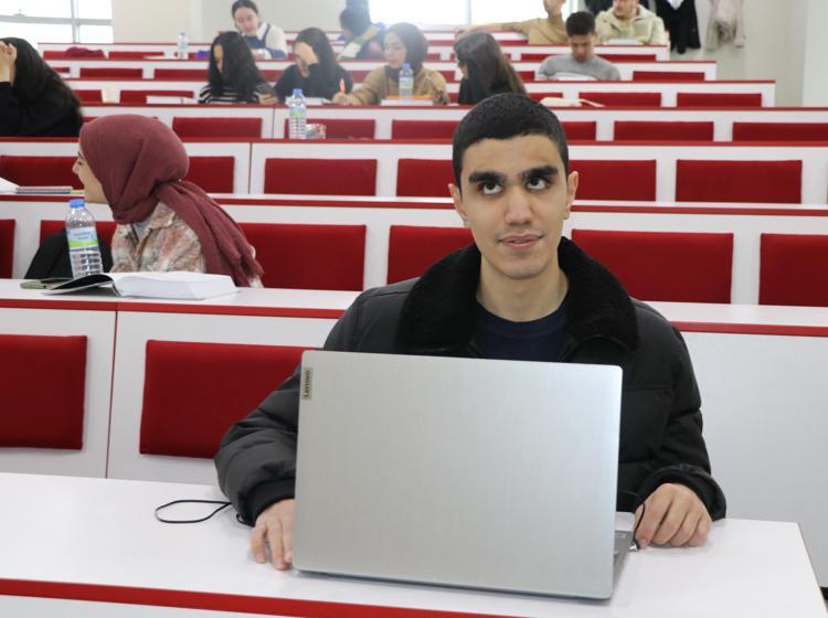 HERHANGİ BİRİNDEN FARKI YOK