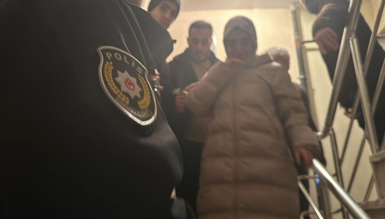 BÜYÜLÜ DEDİĞİ YORGANLARI TAŞITMAYA ÇALIŞMIŞ