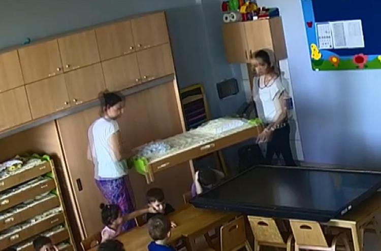 DURUŞMAYA TUTUKSUZ YARGILANAN ÖĞRETMENLER KATILMADI