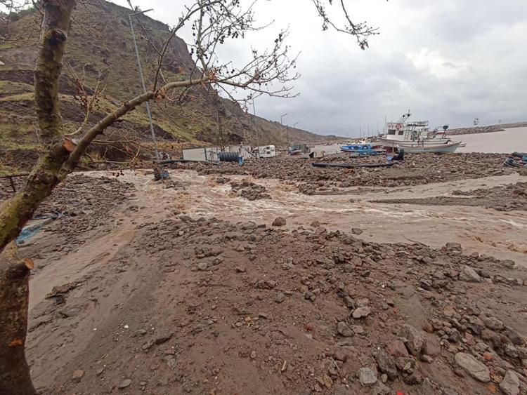 GÜLPINAR-BABALALE YOLU TRAFİĞE KAPATILDI