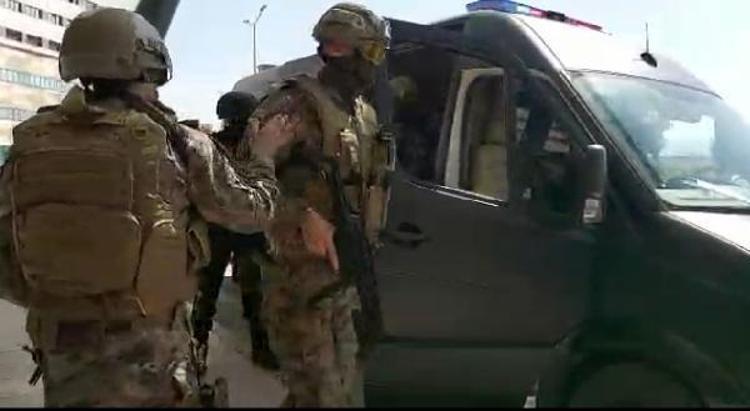 ŞÜPHELİLER İZMİRDE YAKALANDI