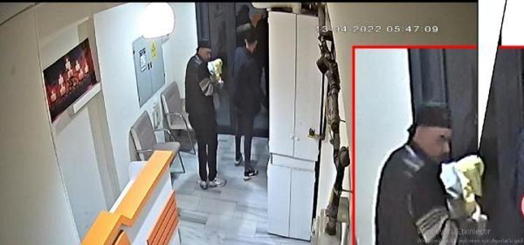 KAÇAK SANIK DA YAKALANDI