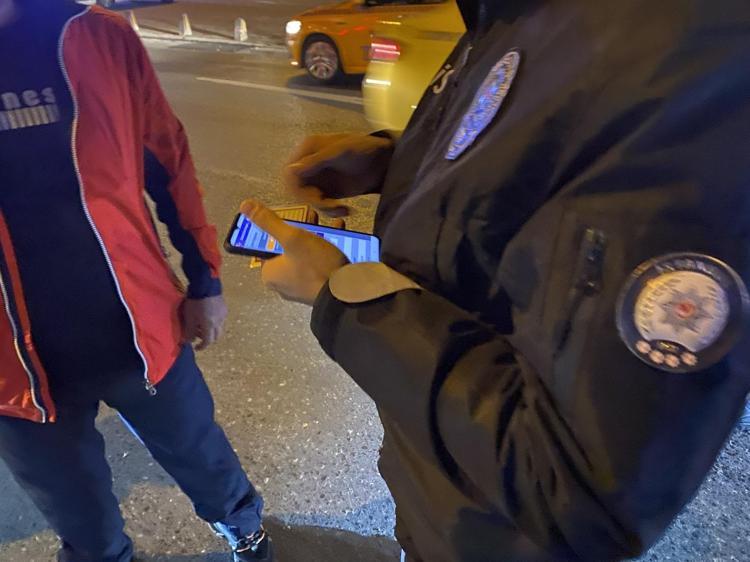 TAKSİMDE ARAÇLAR DİDİK DİDİK ARANDI