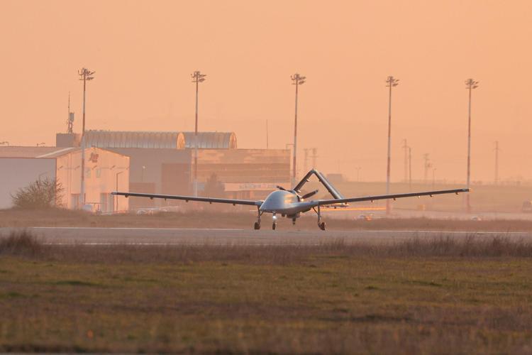 GÖKYÜZÜNDE 5 BİN 700 KİLOMETRE KATETTİ