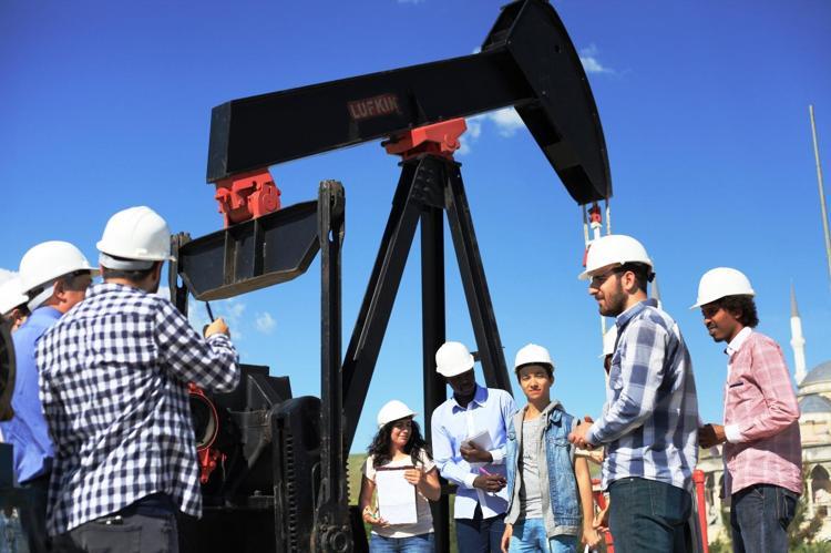 İŞ DÜNYASININ MEMNUNİYET ORANI ÖLÇÜLDÜ