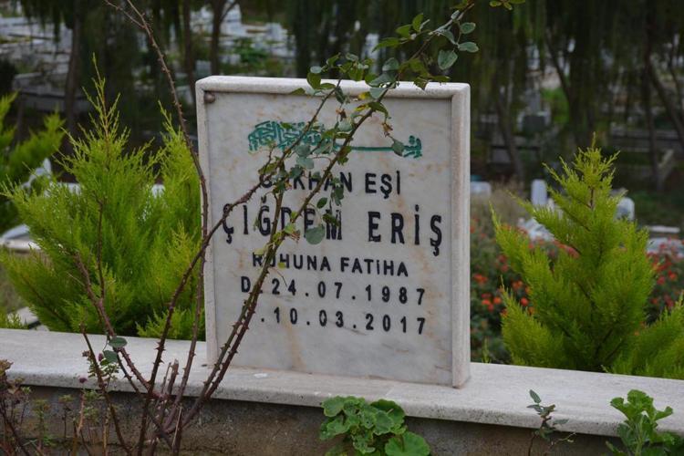 SİLAH DAYADIĞINI GÖRDÜM