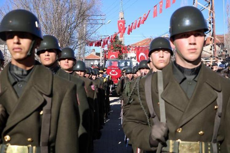 SİZ DEMLENİRKEN BİZ ŞEHİT VERDİK PANKARTI