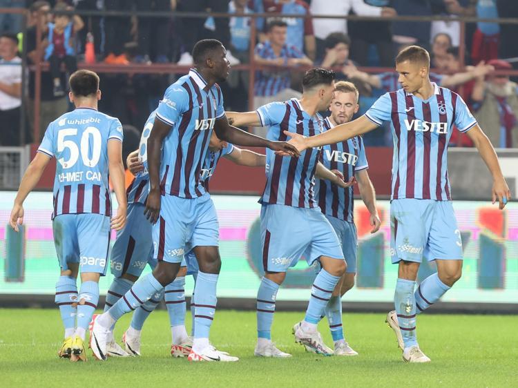 Trabzonspor'da Onuachu Her Alanda Zirvede - Güncel Spor Haberleri