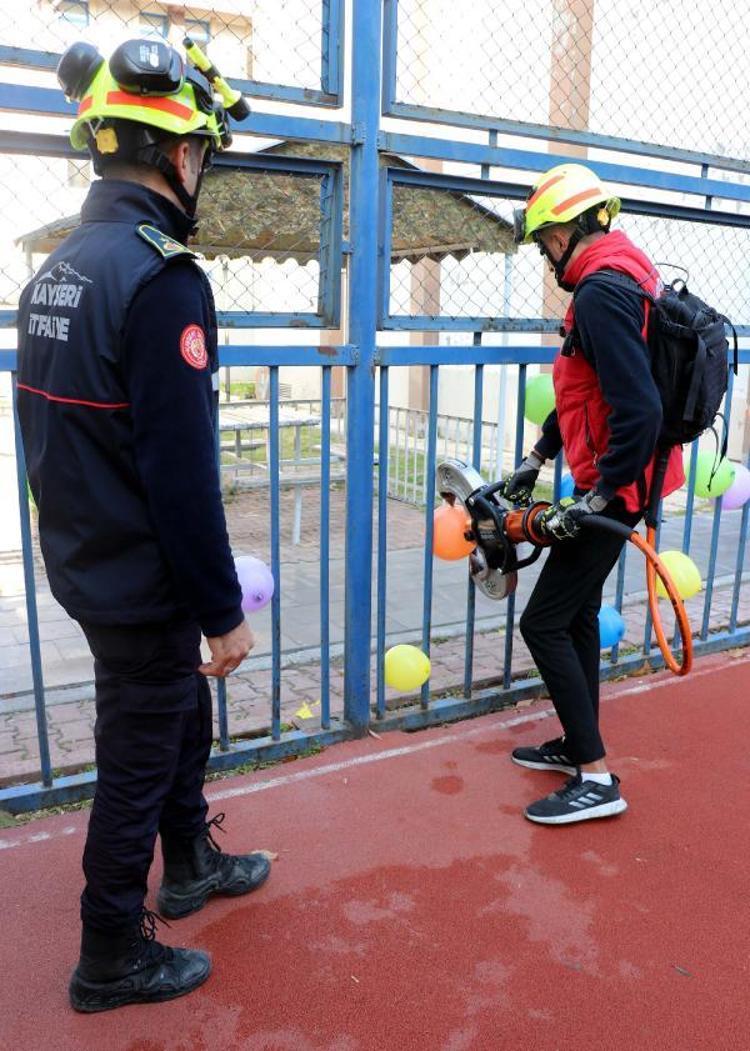 BURADA USTA-ÇIRAK İLİŞKİSİ VARDIR