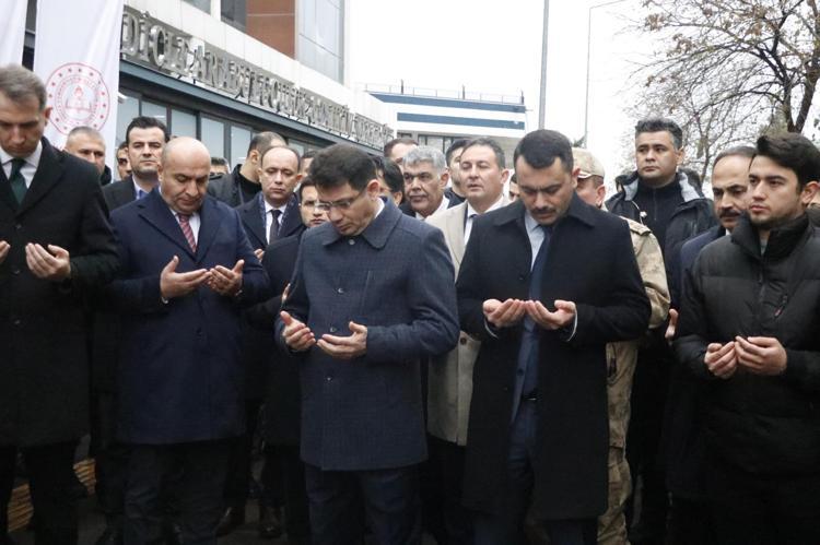 ‘ BU MEMLEKET DİNDAR VE NAMUSLU KALACAK’