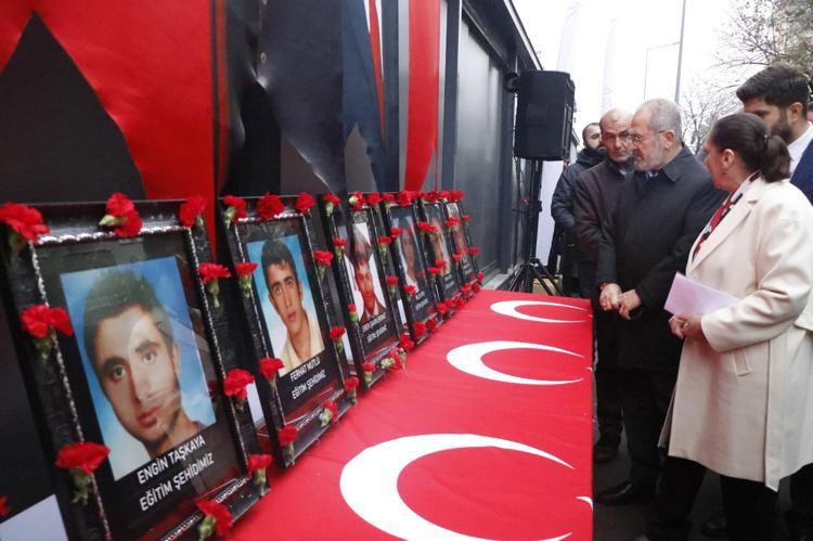 ‘TÜM GÜZELLİKLERİ KENDİ ÇİRKİN YÜZLERİNE BENZETMEYE ÇALIŞIYORLAR’