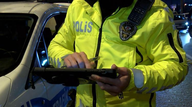 FATİHTE EHLİYETSİZ SÜRÜCÜYE TOPLAMDA 26 BİN LİRA CEZA