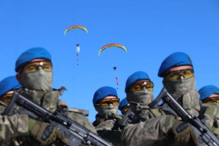 VATAN UĞRUNA ÖLÜME YÜRÜDÜLER