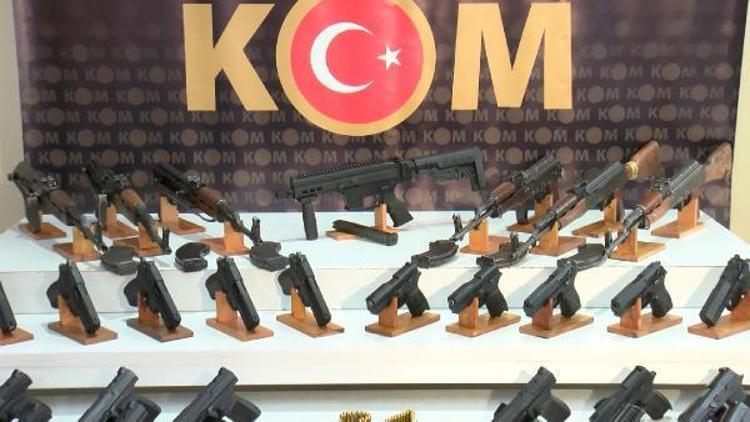 POLİS İLE ÇATIŞMAYA GİRMİŞLERDİ