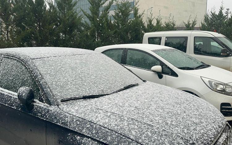 MALKARADA KAZA YAPAN TIR YOLU KAPATTI