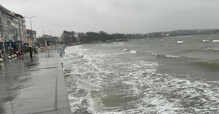 KEŞAN VE UZUNKÖPRÜDE DE OKULLAR TATİL