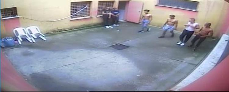 ‘BENİ TEHDİT EDİP İDRARIMI YAPTIRARAK ONLARA İÇİRDİ’