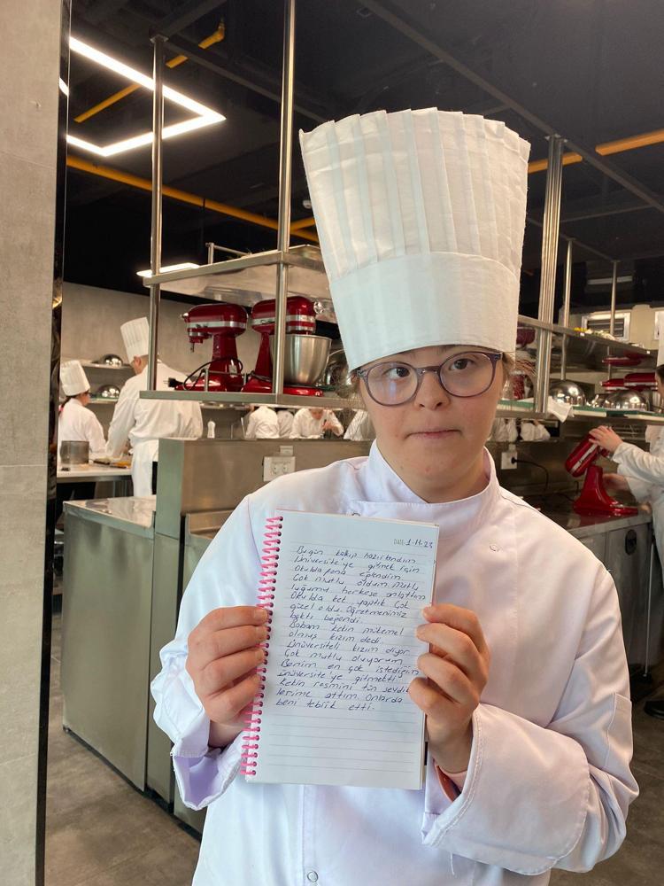 ÖĞRENCİLER ÜNİVERSİTEDE DERSLERE TAM ZAMANLI KATILDI