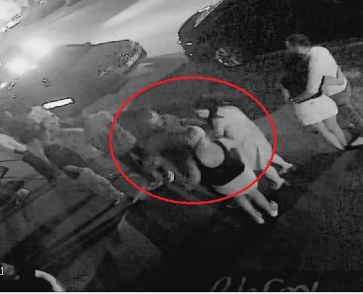 EĞLENCE MERKEZİNDEN ÇIKARMA ANI KAMERADA