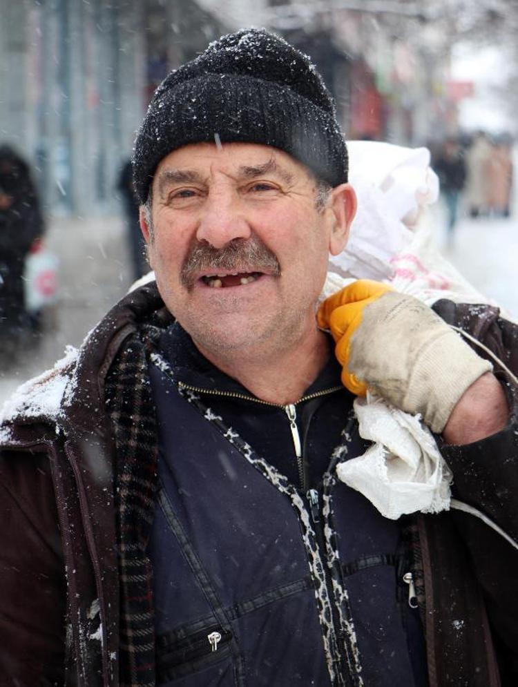 ÇATILARDAKİ BUZ DAHA TEHLİKELİ