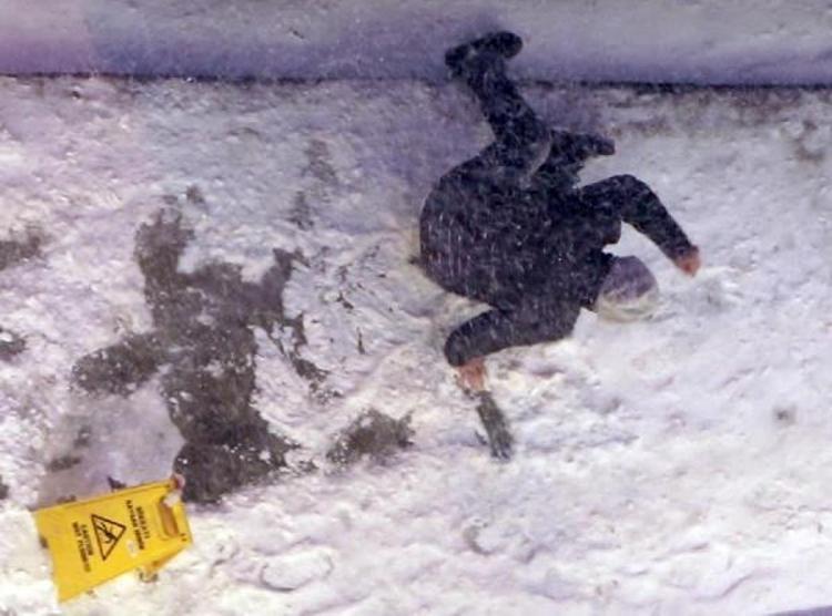 DÜŞMEDEN YÜRÜMEK BİR SANATTIR